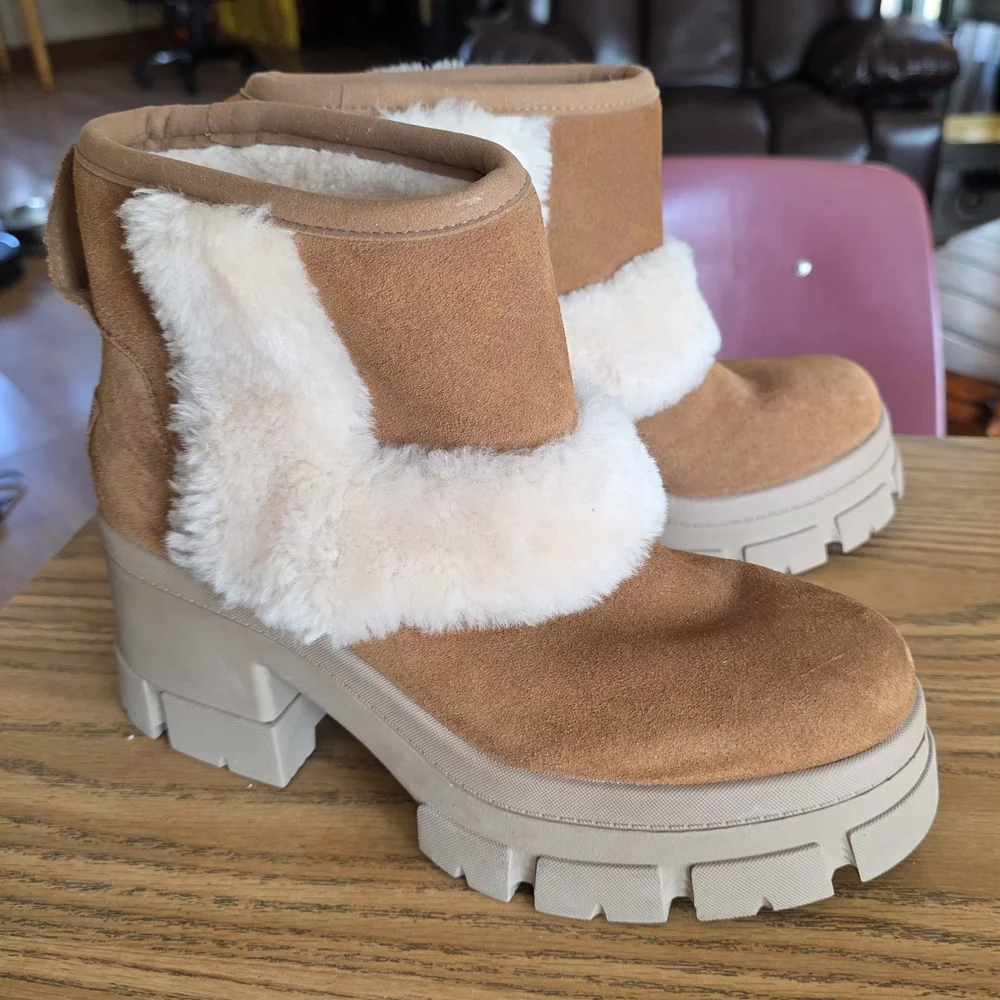 UGG Tan Winter Boots with Cream Fur Trim - Picture 3 of 6